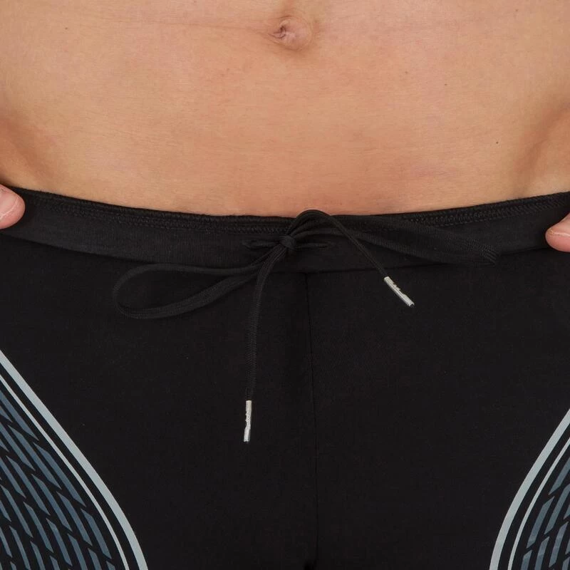 MAILLOT DE BAIN HOMME BOXER 500 FIT NOIR DASH GRIS 6 MAILLOT DE BAIN HOMME BOXER 500 FIT NOIR DASH GRIS – Image 4