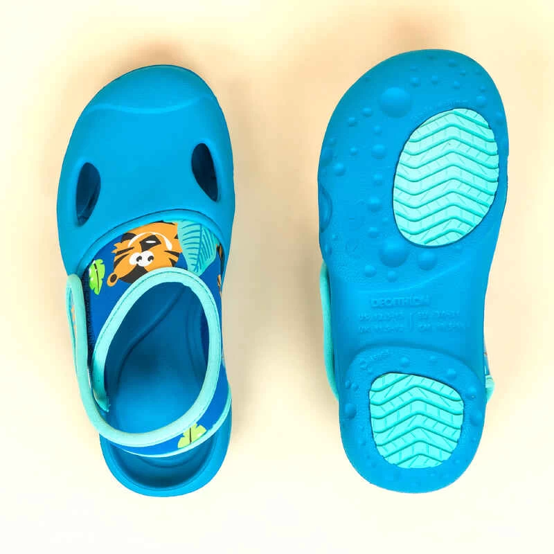 Chaussure Sabot Piscine Bébé CLOG 500Tiger Bleu 6 Chaussure Sabot Piscine Bébé CLOG 500Tiger Bleu – Image 4